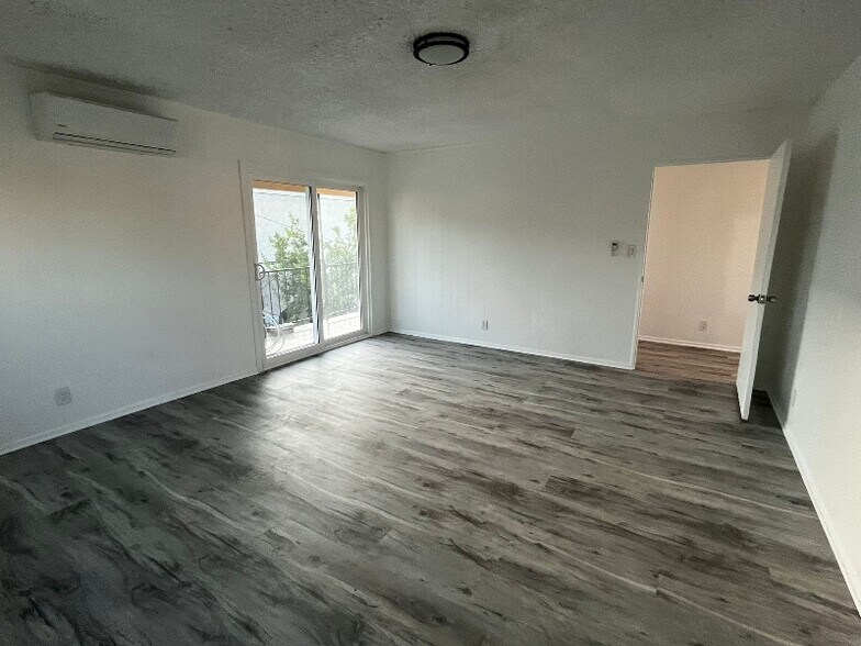 Building Photo - 12829 Doty Ave