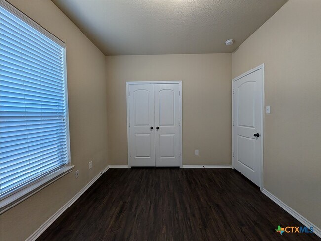 Building Photo - 296 Rosalie Dr