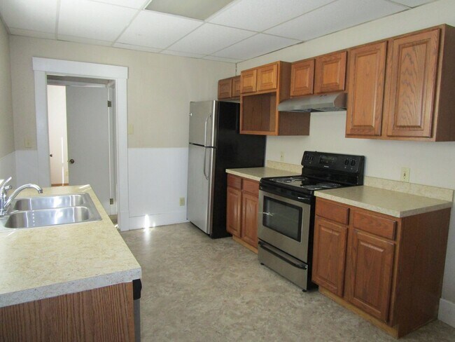 Building Photo - 820 Moro St