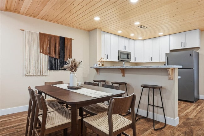 Building Photo - 1434 S Euclid Ave