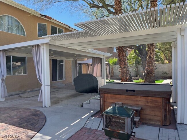 Building Photo - 8640 Castle Hill Ave