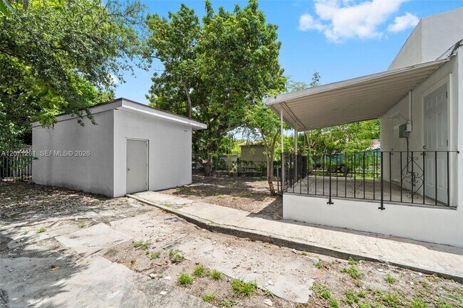 Building Photo - 1227 NW 27th St