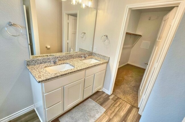 Building Photo - 919 Toledo Bend Dr