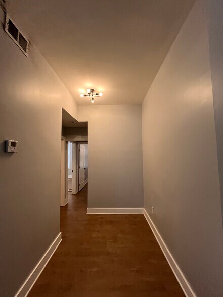 Building Photo - 22 Tuers Ave