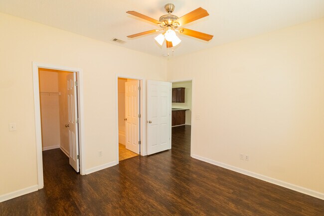 Building Photo - 235 Sawgrass Trail