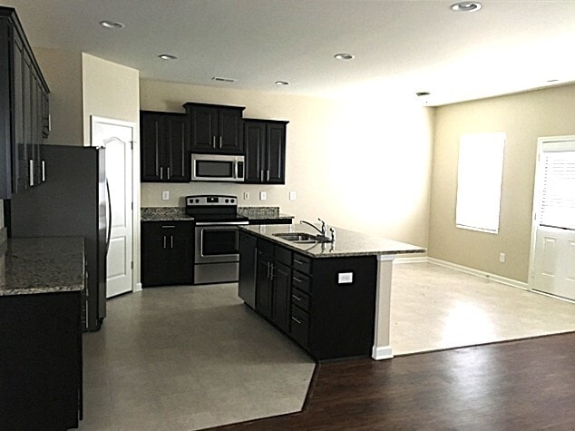 Building Photo - 1006 Lavender Ln