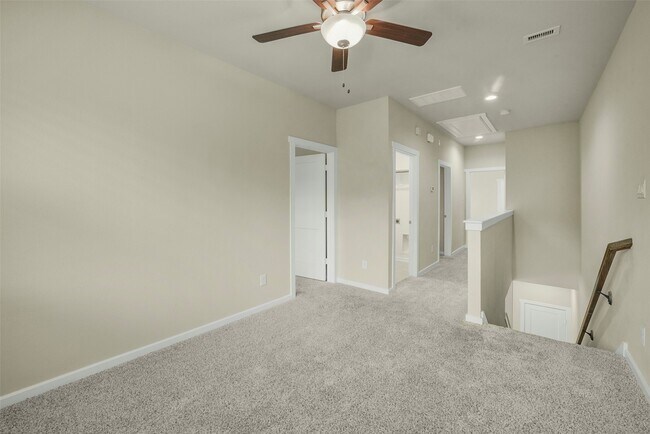 Building Photo - 323 N Spotted Fern Dr