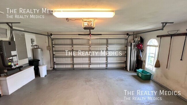 Building Photo - 3769 Grove View Ln
