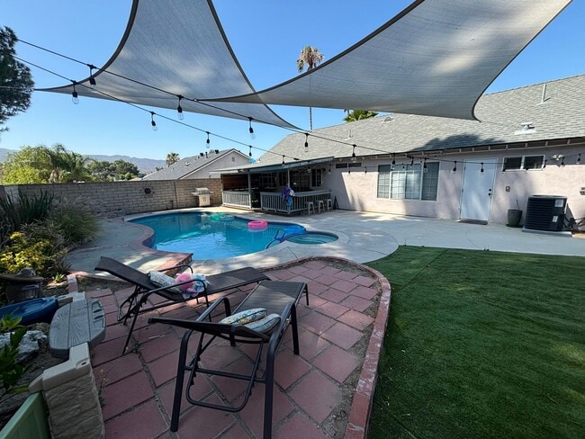 Building Photo - COMING SOON! 3-Bedroom Single-Story Home w...