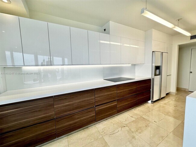 Building Photo - 7330 Ocean Terrace