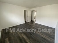 Building Photo - 2820 SE Monroe St