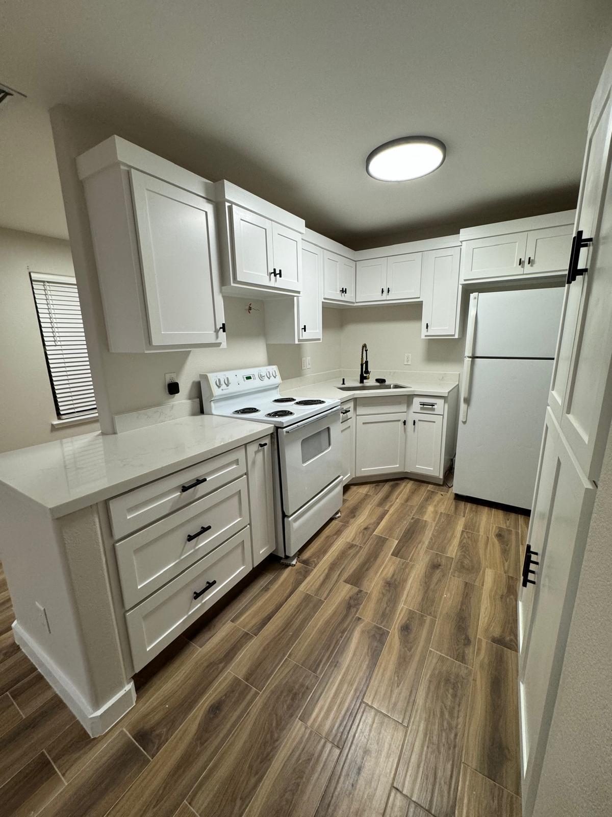 Building Photo - 721 Sonesta Dr