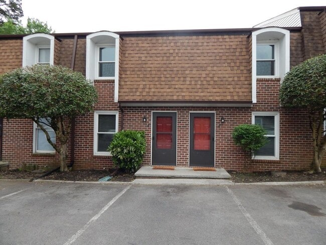 Building Photo - 944 Piney Grove Church Rd