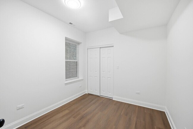 Building Photo - 1942 Elmwood Ave