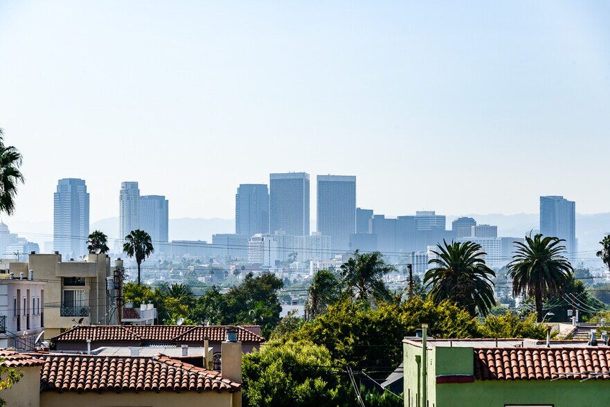 Building Photo - 1513 S Orange Grove Ave