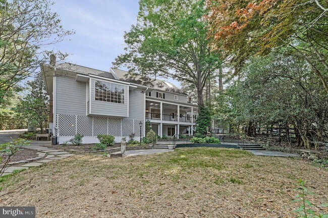 Building Photo - 10034 Scenic View Terrace