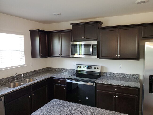 Building Photo - 508 Elmwood Pond Ct