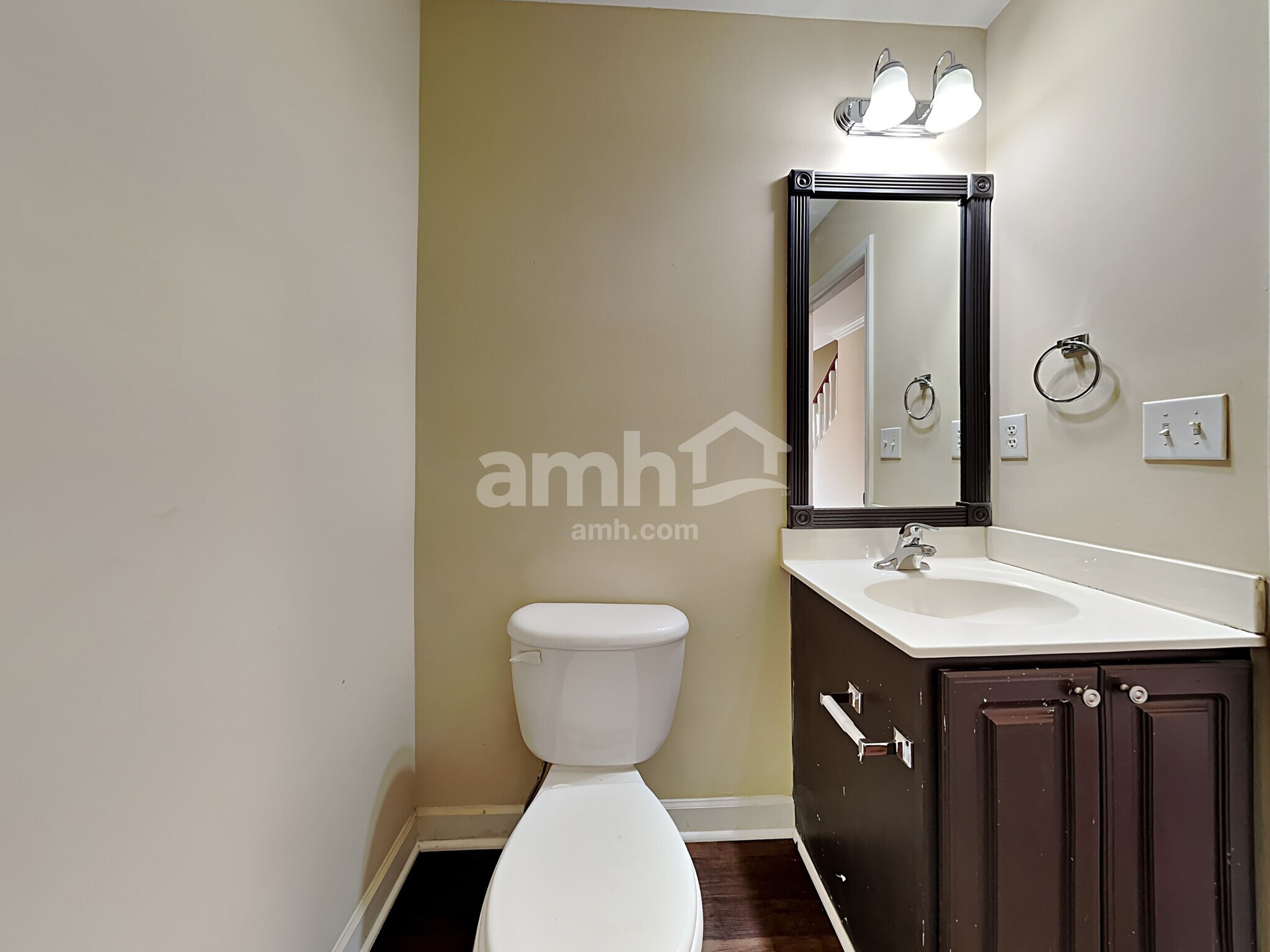 Building Photo - 817 Winterside Ln