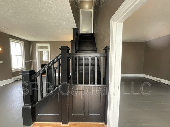 Building Photo - 424 Third Street