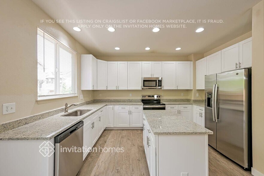 Building Photo - 11027 Chesmore St