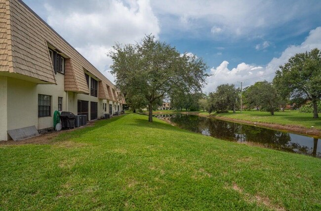 Building Photo - 4151 Oak Terrace Dr