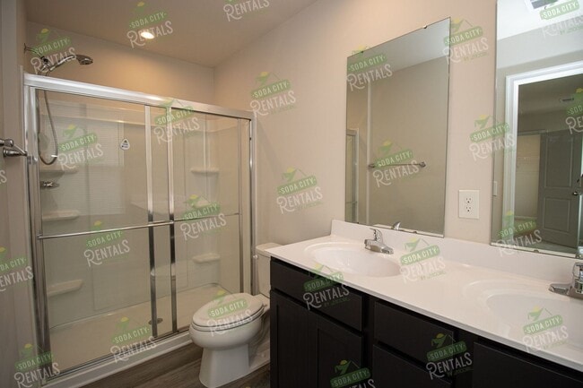 Building Photo - Modern 4 Bedroom Home ~ Minutes to Fort Jackson ~ Available June 2026!