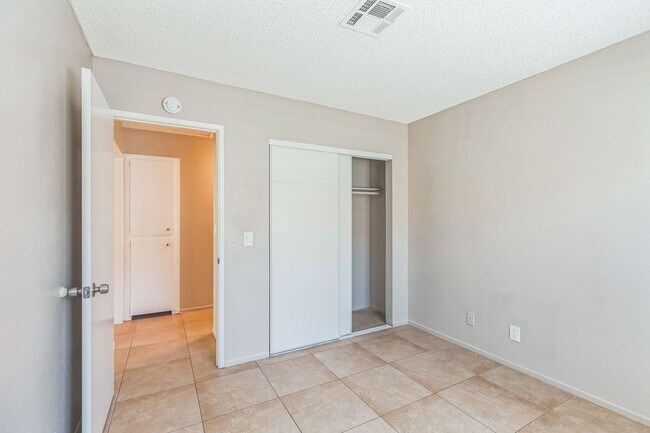 Building Photo - 31635 Avenida Maravilla