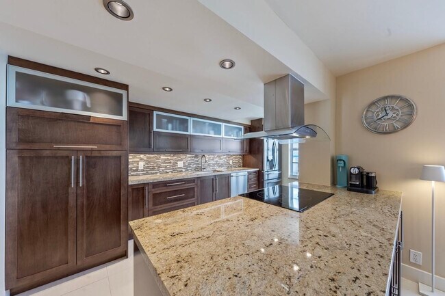 Building Photo - 4280 Galt Ocean Dr