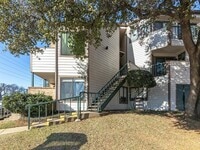 Building Photo - 2311 Basil Dr
