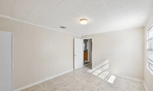 Building Photo - 1791 Sylvan Dr