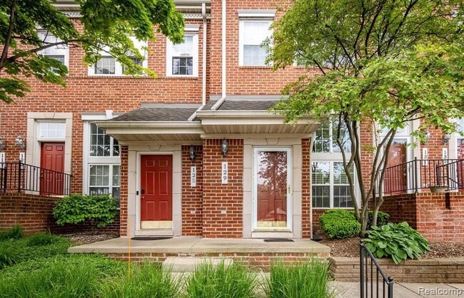 Building Photo - 129 W Kenilworth Ave