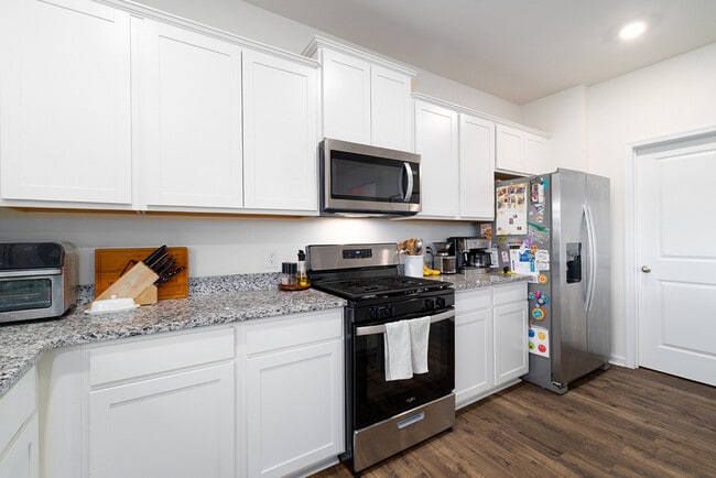 Building Photo - 8559 Raspberry Wy