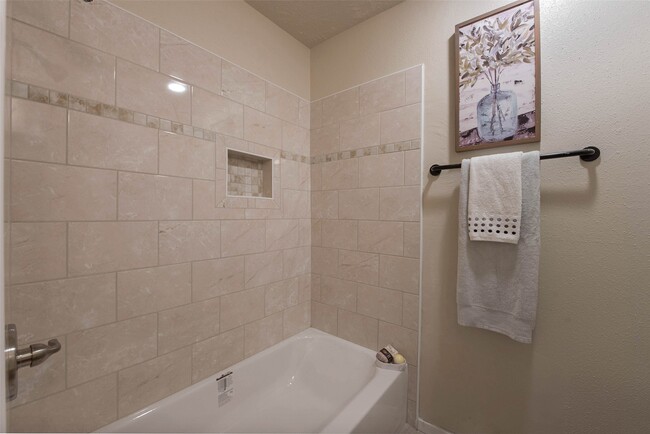 Building Photo - 2779 Forest Point Dr