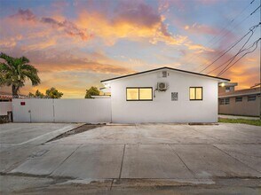 Building Photo - 1368 W 29th St
