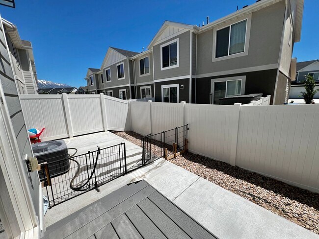 Building Photo - 3579 Cornfield Dr