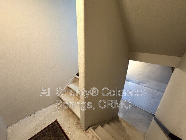 Building Photo - 6471 Weiser Dr