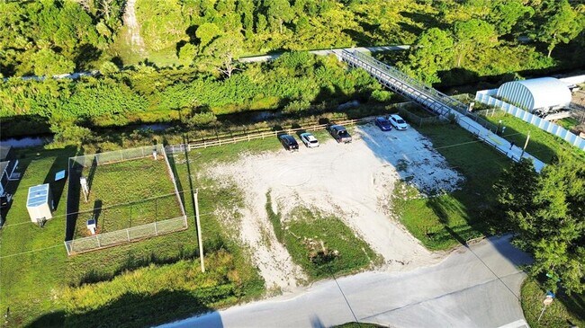 Building Photo - 7433 Battalla Rd