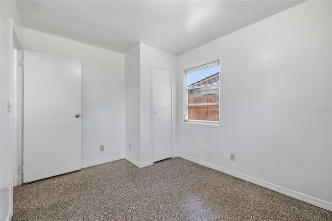 Building Photo - 6802 Larmon St