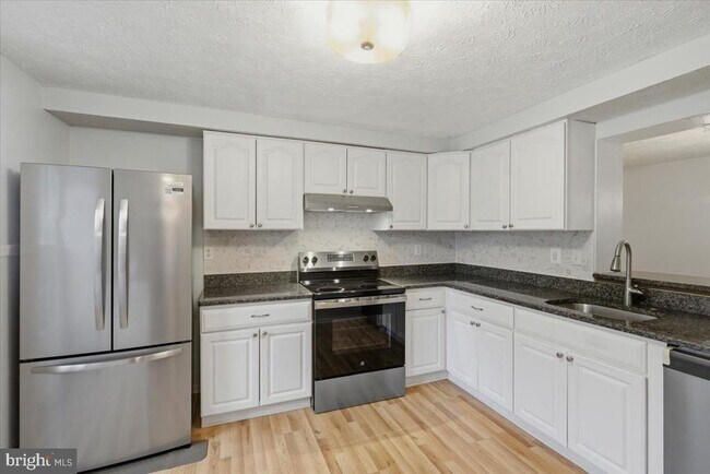 Building Photo - 508 Palmspring Dr