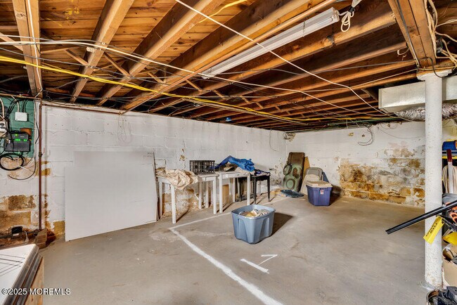 Building Photo - 407 Newark Ave