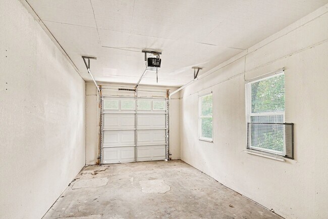 Building Photo - 1811 Lipscomb St
