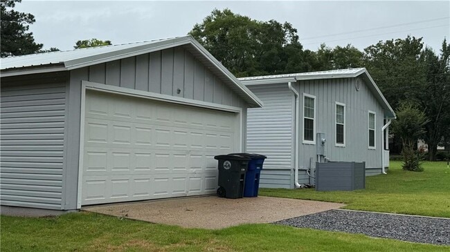 Building Photo - 656 Fairhope Ave