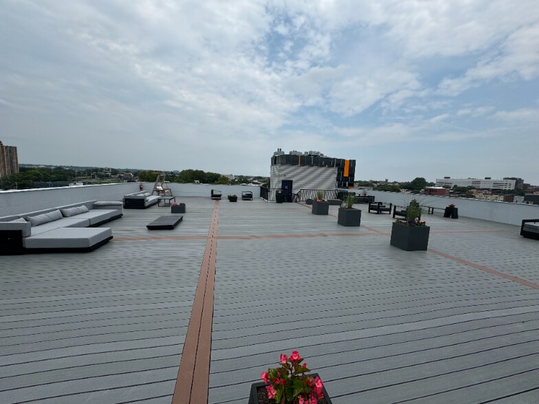 Building Photo - 4211 Chestnut St