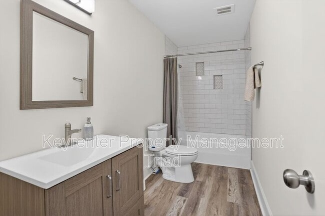 Building Photo - 115 S Mendenhall St