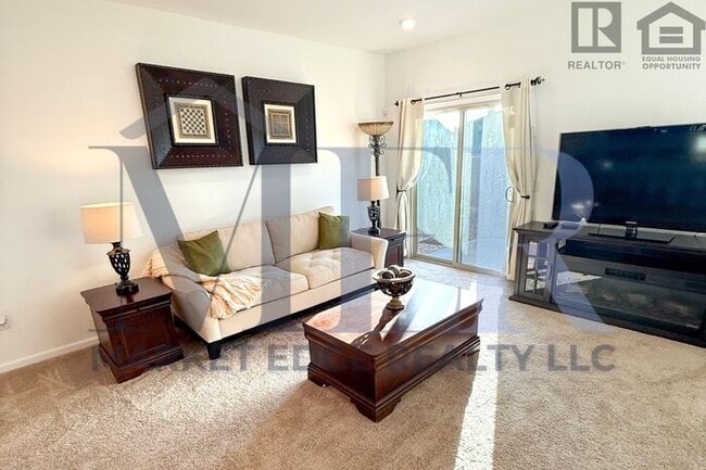 Building Photo - 4Bed/4Bath w/2 Car Gar-Tucson! $199 MOVE-I...
