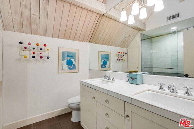 Building Photo - 2962 Valmere Dr