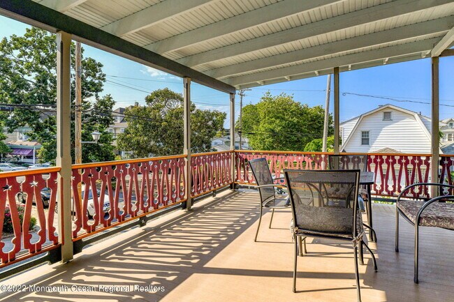 Building Photo - 14 New York Ave