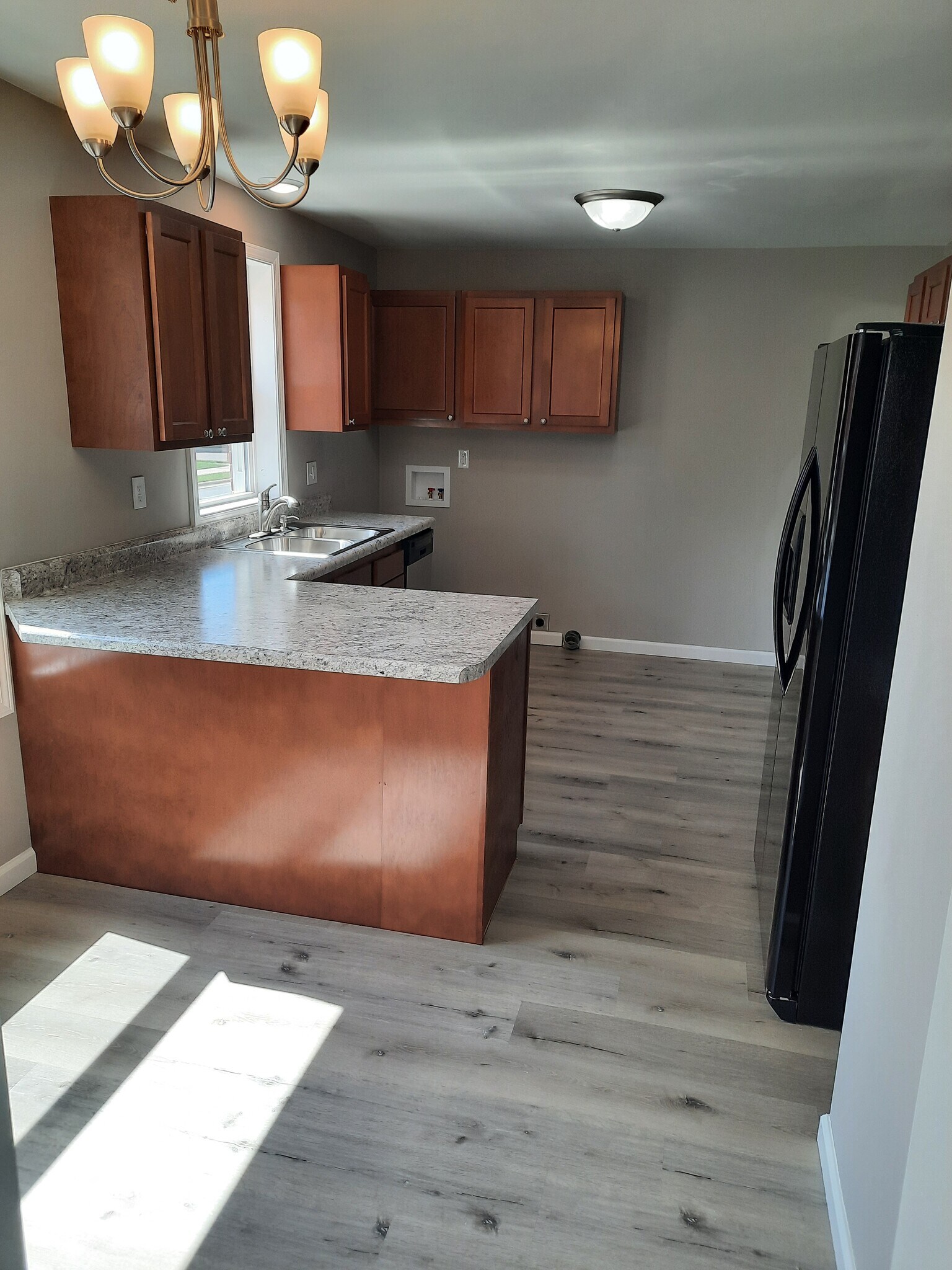 Building Photo - 2115 Main St