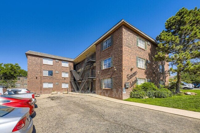 Building Photo - 3314 S Clarkson St