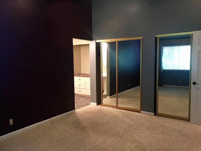Building Photo - 131 Fountainhead Ct